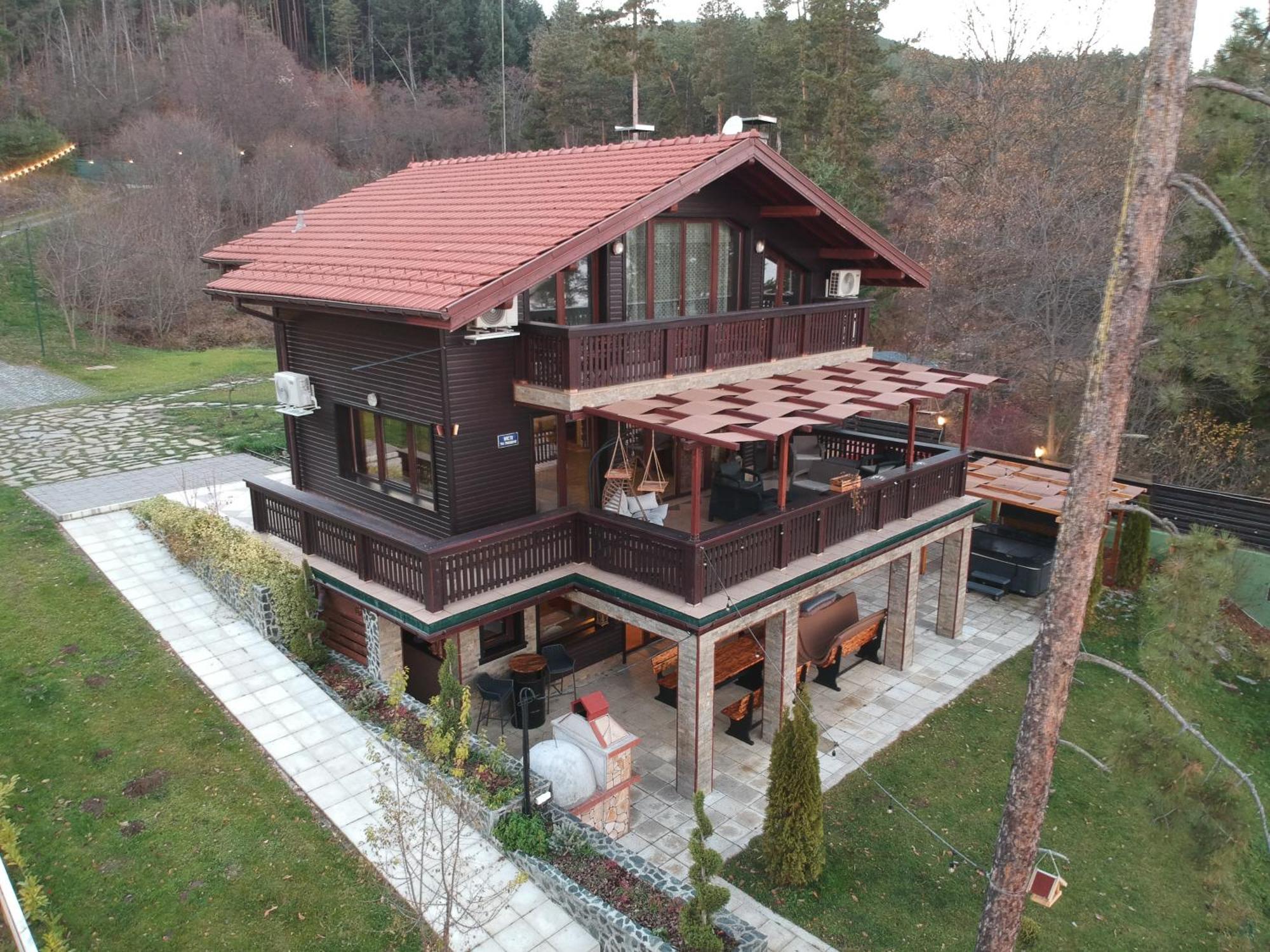 Villa Iskar Lake Residence By Bookvillabg Shtarkelovo Gnezdo Exterior photo