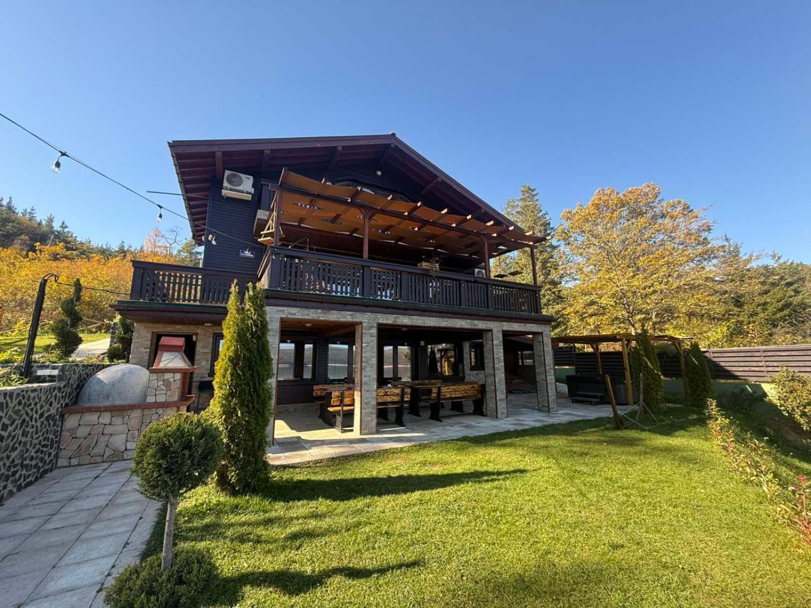 Villa Iskar Lake Residence By Bookvillabg Shtarkelovo Gnezdo Exterior photo